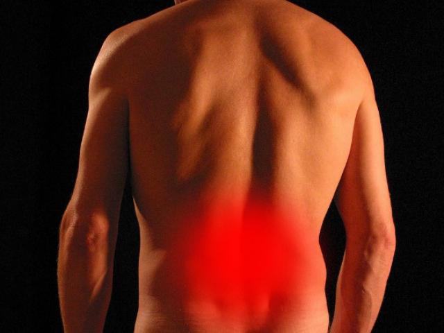 Comment l'ostéopathie peut lutter contre les douleurs du bas du dos ?